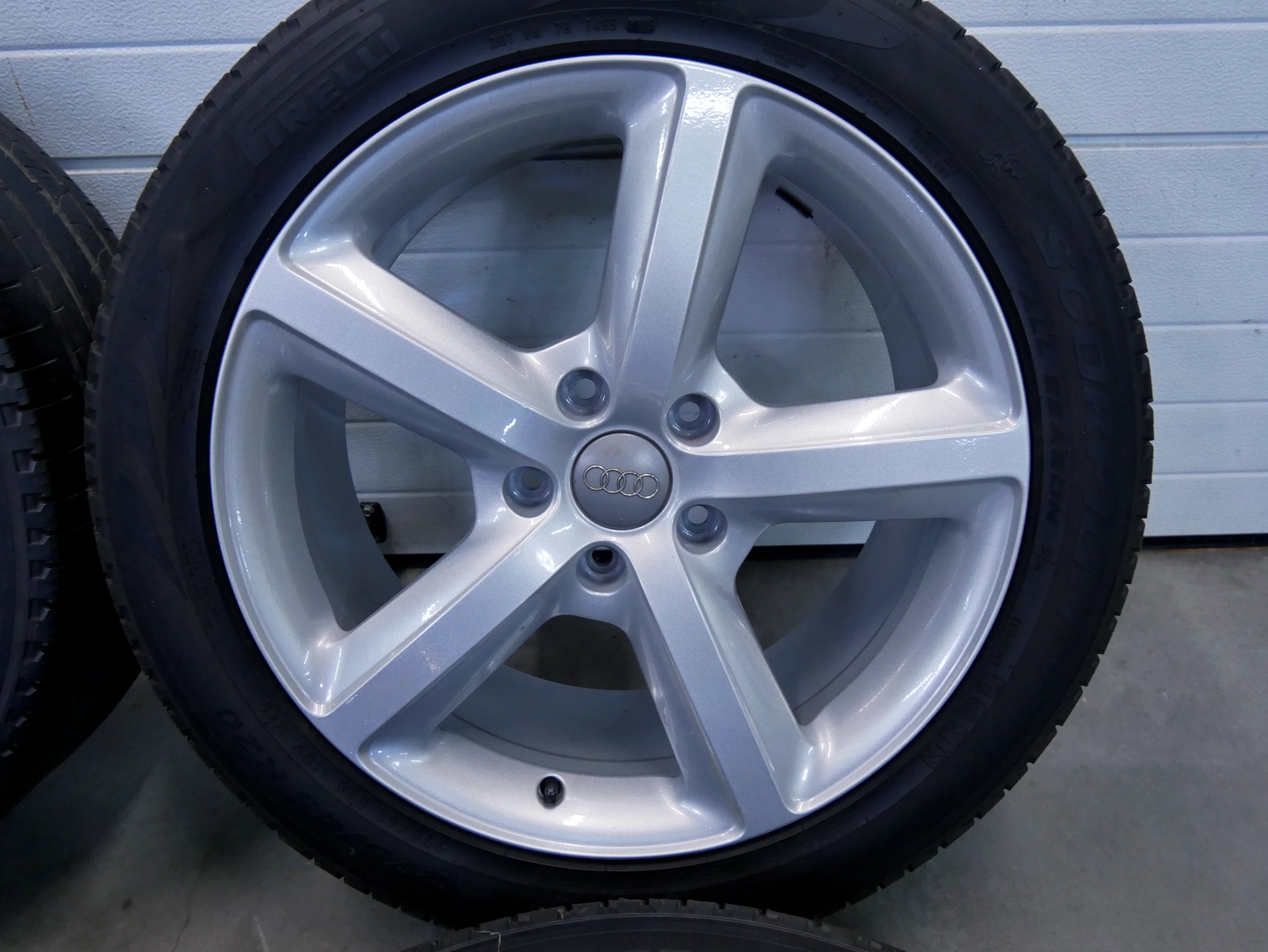 Felgi Aluminiowe Komplet 18' 5x130 4L0601025H 4L0601025AM Audi Q7 4L OEM