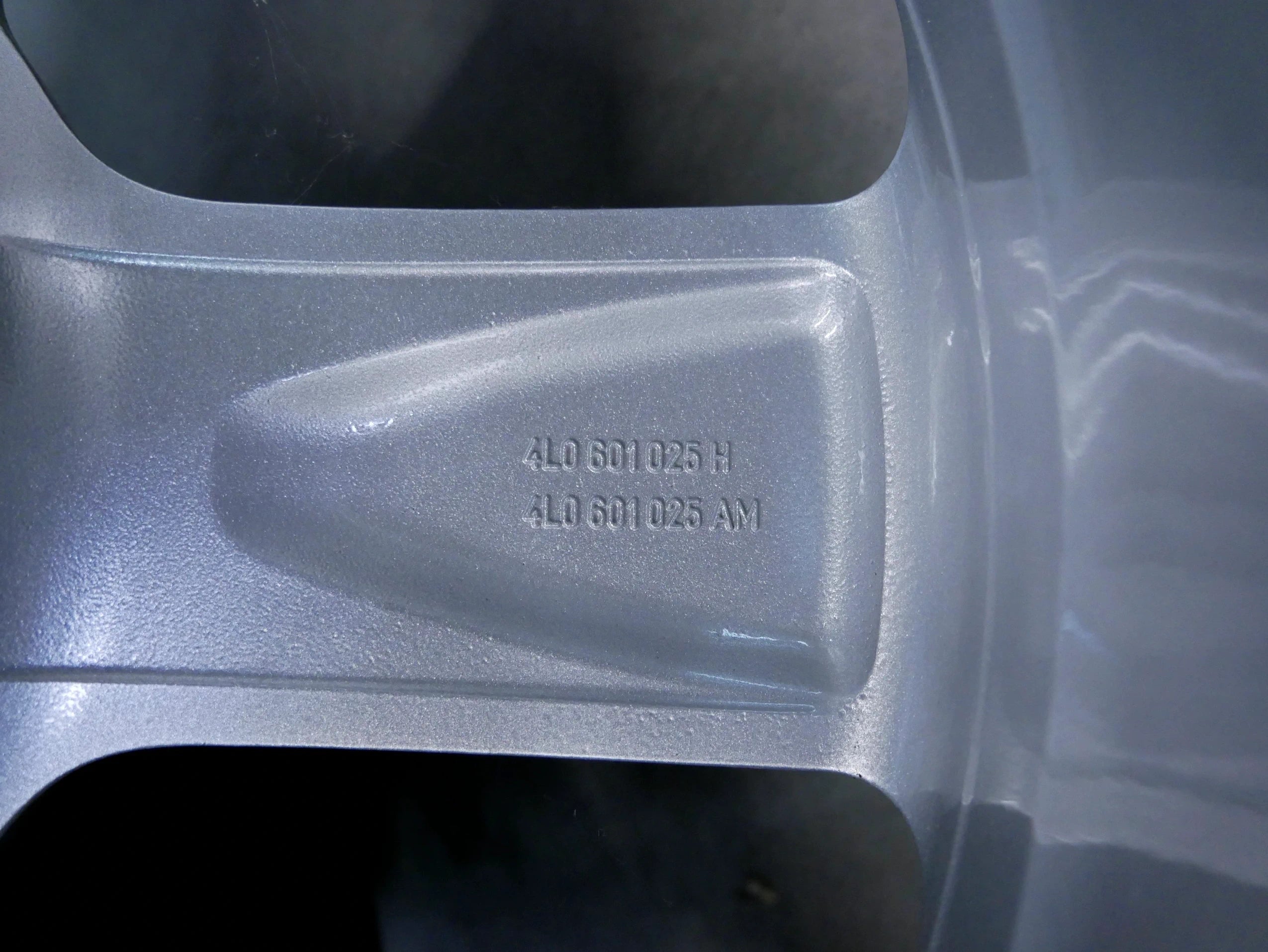 Felgi Aluminiowe Komplet 18' 5x130 4L0601025H 4L0601025AM Audi Q7 4L OEM