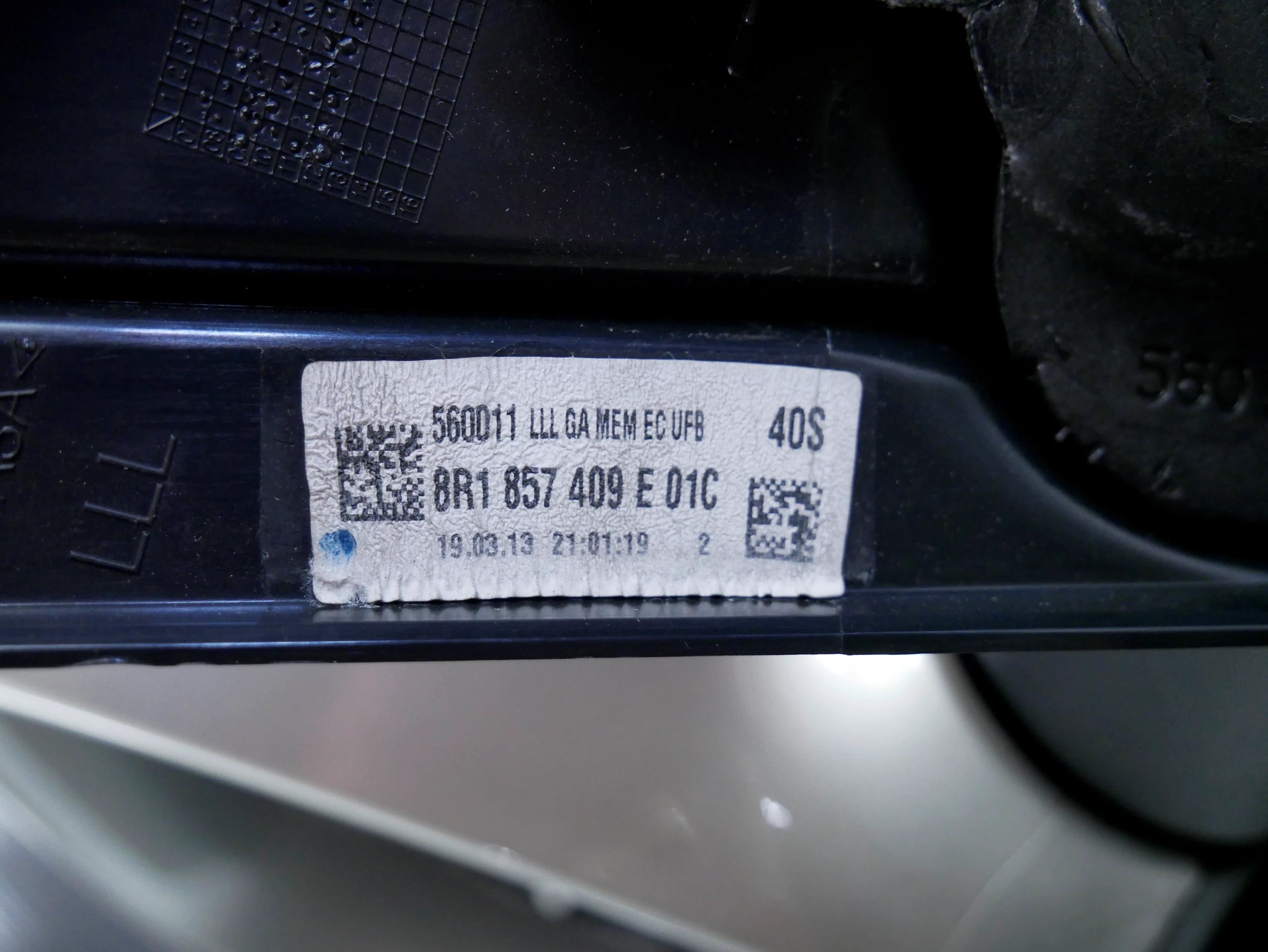 Lusterko Lewe 8R1857409E 01C L01C Audi Q5 8R