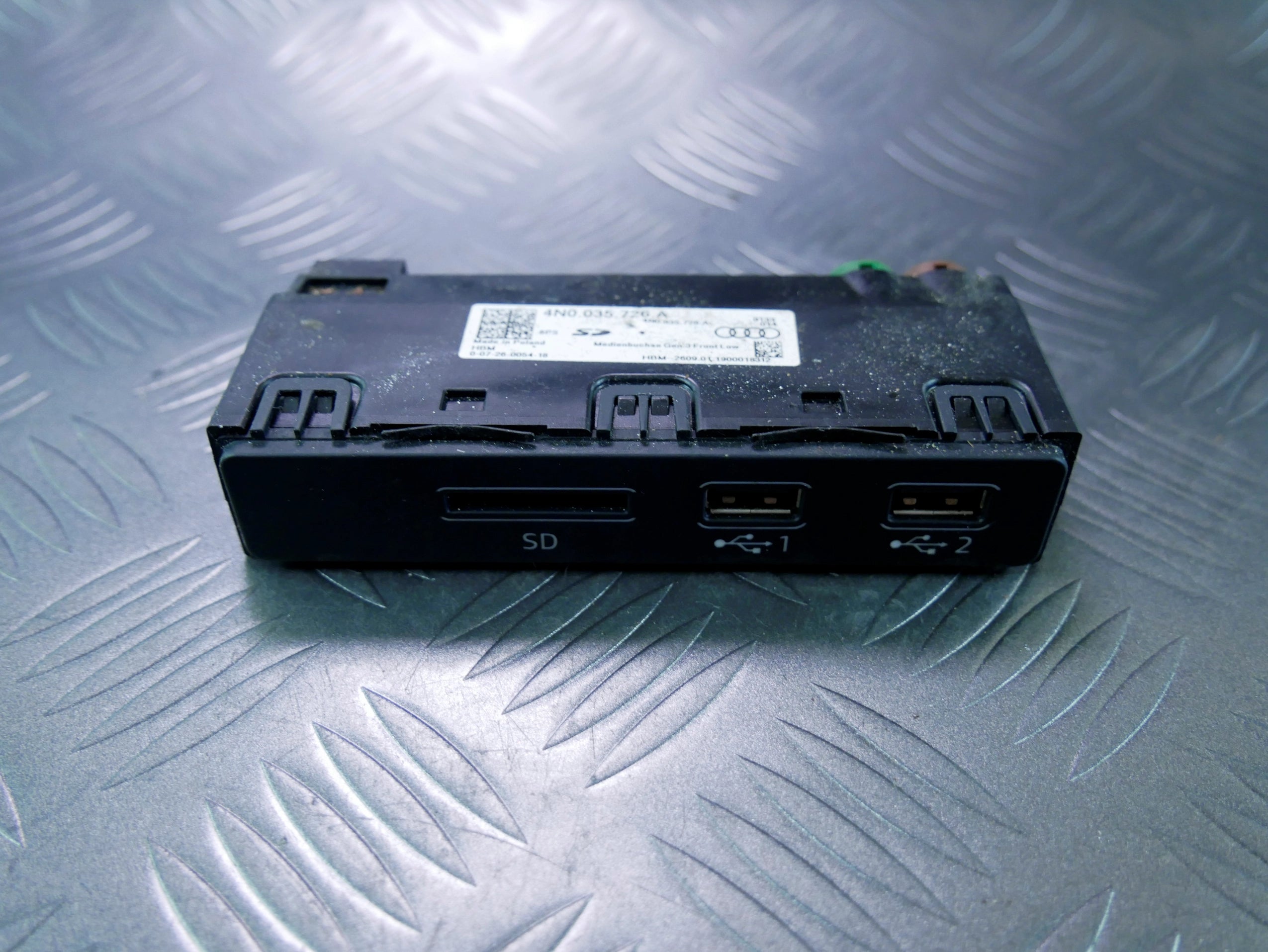 Gniazdo Port USB SD Interfejs 4N0035726A Audi A6 C8 A7 4K A8 D5 Q8 E-Tron