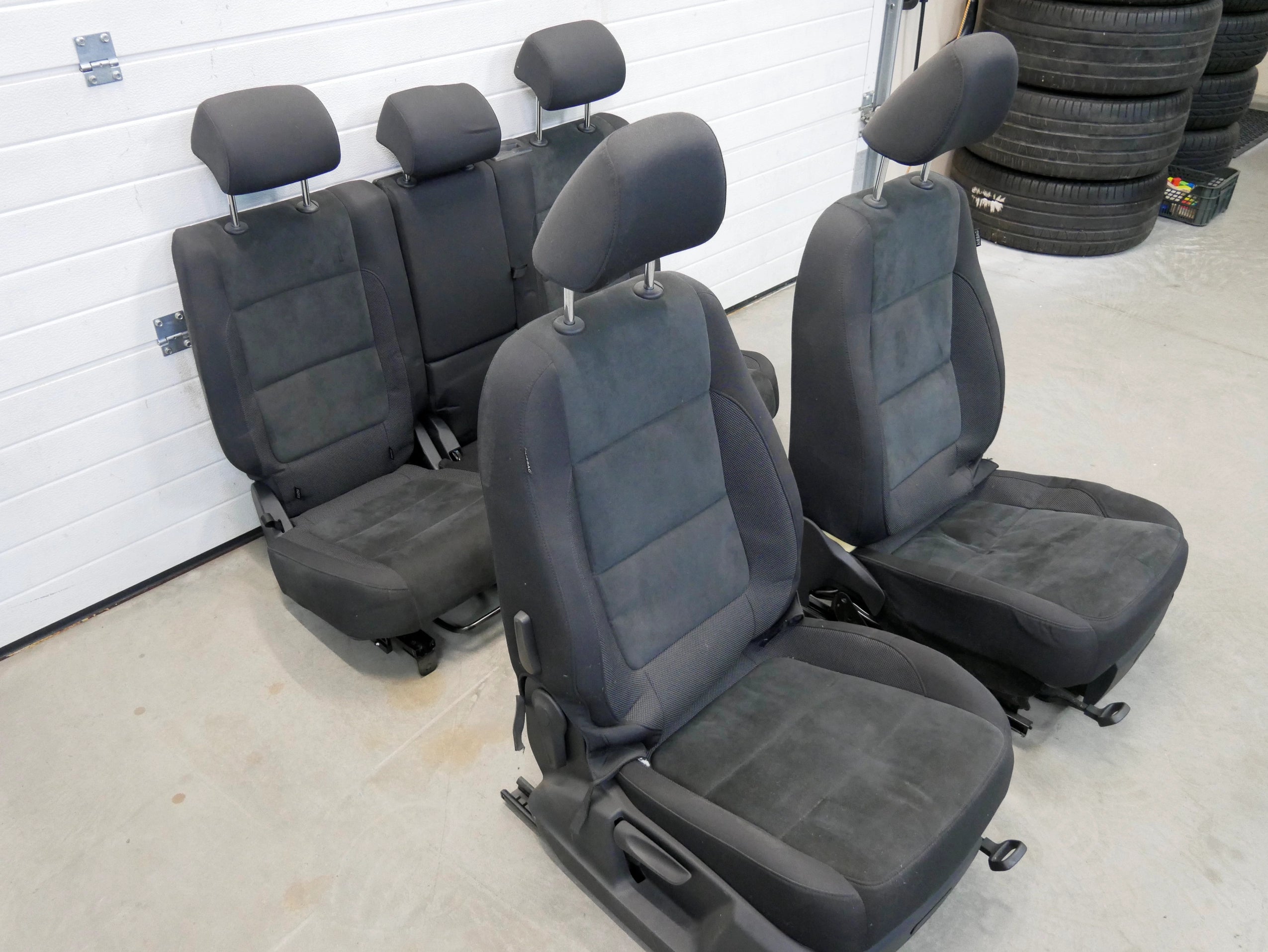 Komplet Foteli Alcantara VW Tiguan 5N0 Lift Siedzenia Kanapa Podgrzewane