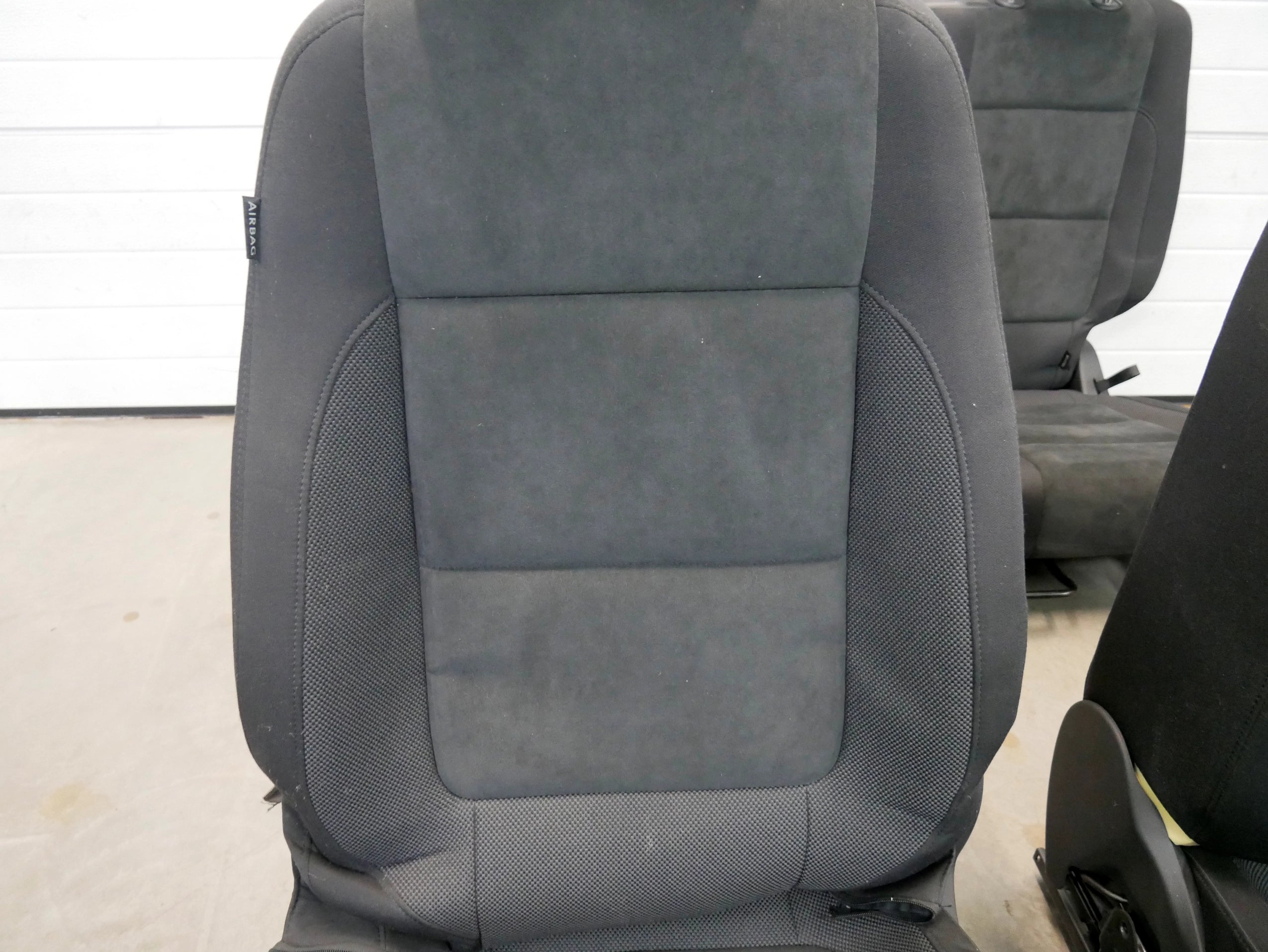 Komplet Foteli Alcantara VW Tiguan 5N0 Lift Siedzenia Kanapa Podgrzewane