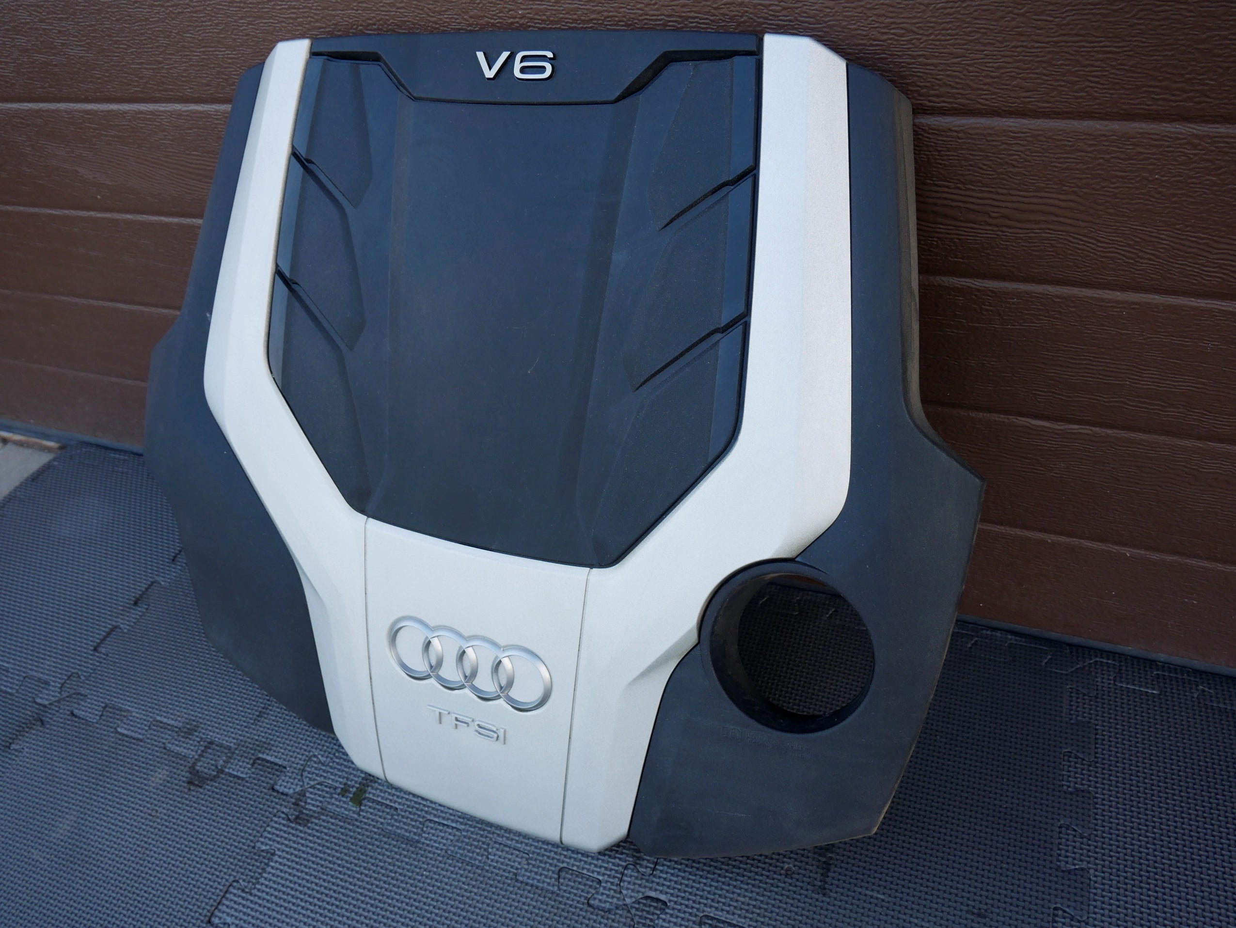 Osłona Pokrywa Silnika 06M103925N Audi S4 S5 B9 A6 C8 A7 4K A8 Q7 Q8 3.0 TFSI