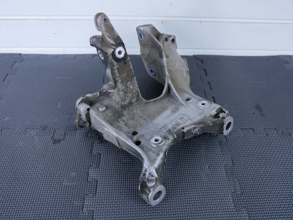 Łapa Wspornik Skrzyni Biegów Lewy 80A399295S Audi Q5 FY A4 B9 A5 A6 C8 A7 OE