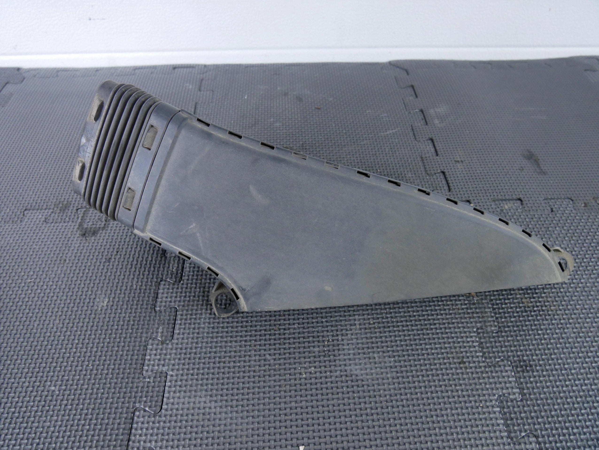 Łapacz Powietrza Wlot Dolot 4K0129520B Audi A7 4K A6 C8 3.0 TFSI 55 TFSI OE