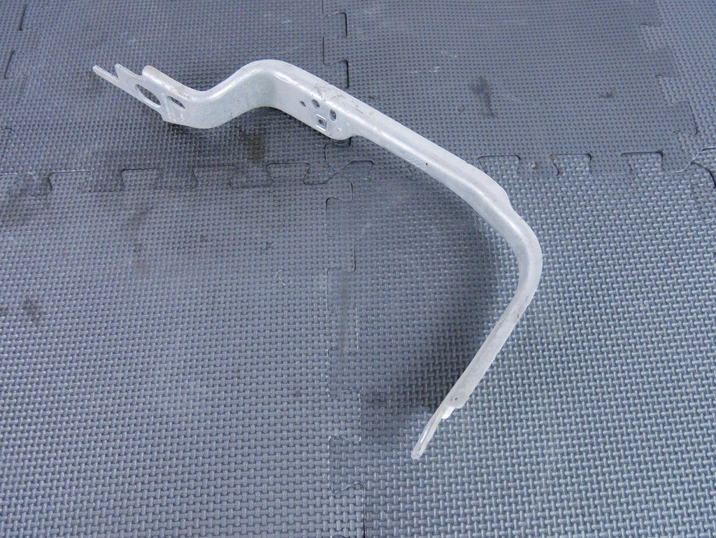 Mocowanie Wspornik Błotnika Pasa Lewy 4K0807347B Audi A7 4K8 A6 C8 S7 RS7 OE