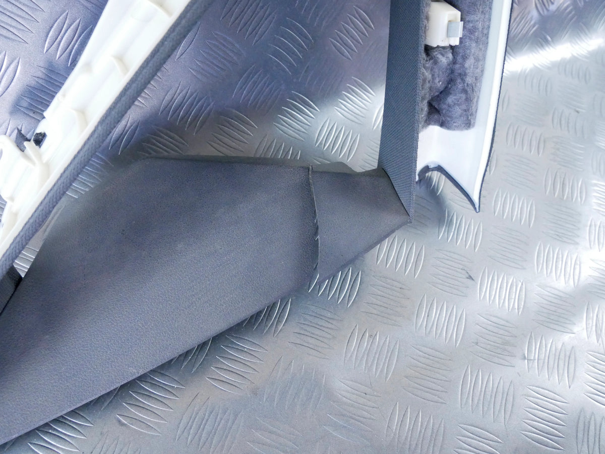 Osłona Słupka Tył Prawa 4K8867288B Audi A7 S7 RS7 4K Słupek C Soul VAG OE