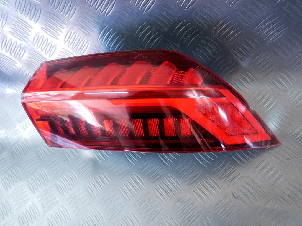 Lampa Tył Prawa Zewnętrzna LED USA 4K8945070C Audi A7 S7 RS7 4K Błotnik OE