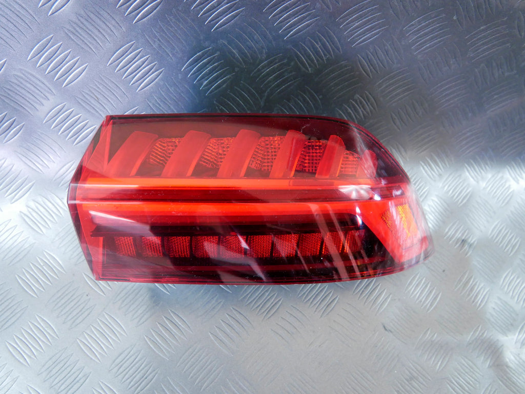 Lampa Tył Prawa Zewnętrzna LED USA 4K8945070C Audi A7 S7 RS7 4K Błotnik OE