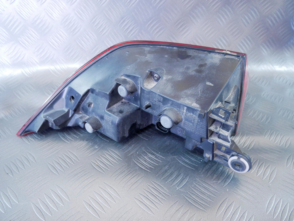 Lampa Tył Prawa Zewnętrzna LED USA 4K8945070C Audi A7 S7 RS7 4K Błotnik OE