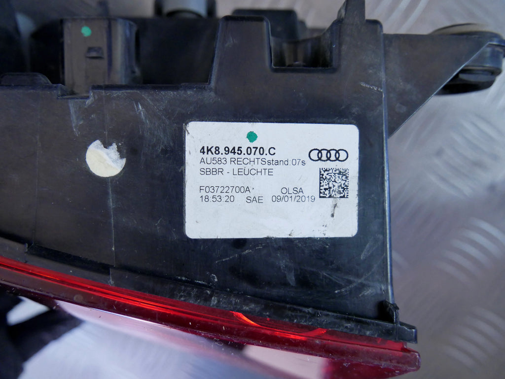 Lampa Tył Prawa Zewnętrzna LED USA 4K8945070C Audi A7 S7 RS7 4K Błotnik OE
