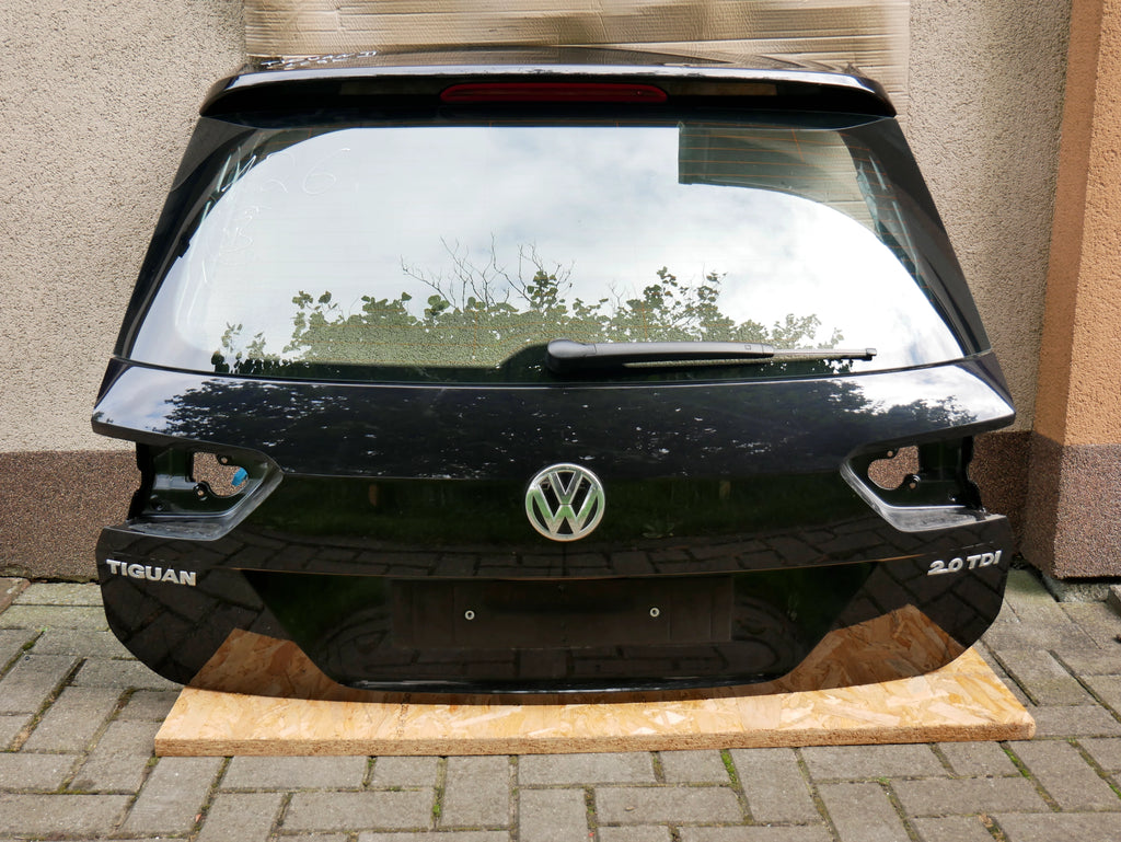 Klapa Bagażnika Tył LC9X Kamera VW Tiguan II 5NA Deep Black Pokrywa OE