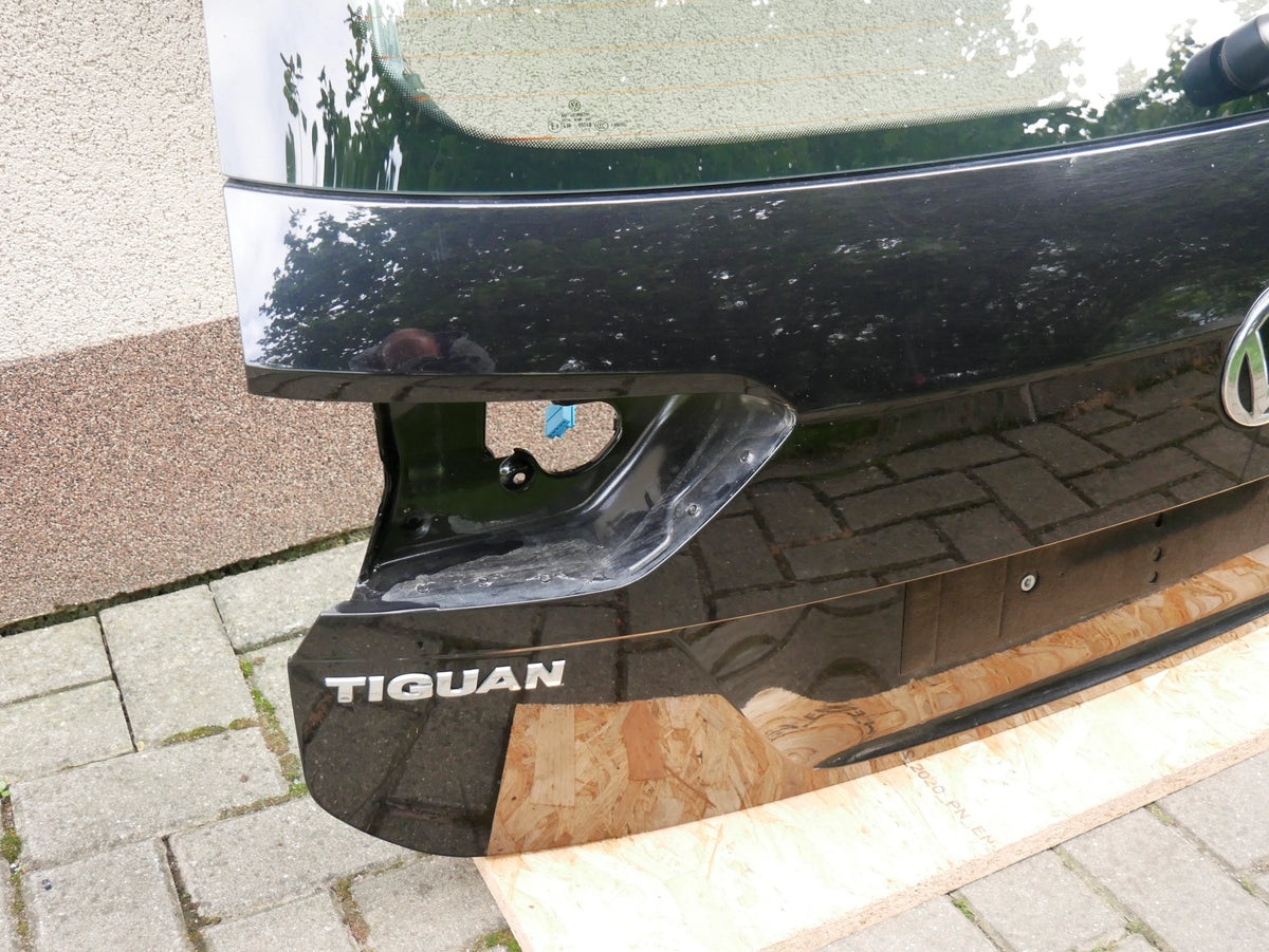 Klapa Bagażnika Tył LC9X Kamera VW Tiguan II 5NA Deep Black Pokrywa OE
