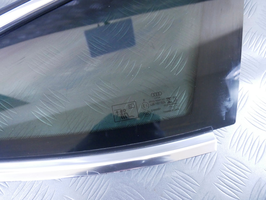Szyba Karoseryjna Prawa Tył 4K8845298B Audi A7 S7 RS7 4K Trójkąt Chrom OE