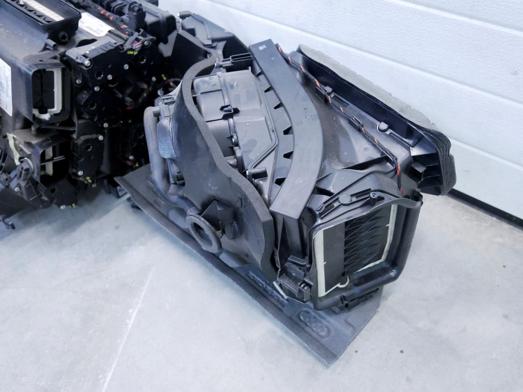 Nagrzewnica Kompletna Obudowa 4K1820005D Audi A7 S7 RS7 4K C8 A6 HVAC OE
