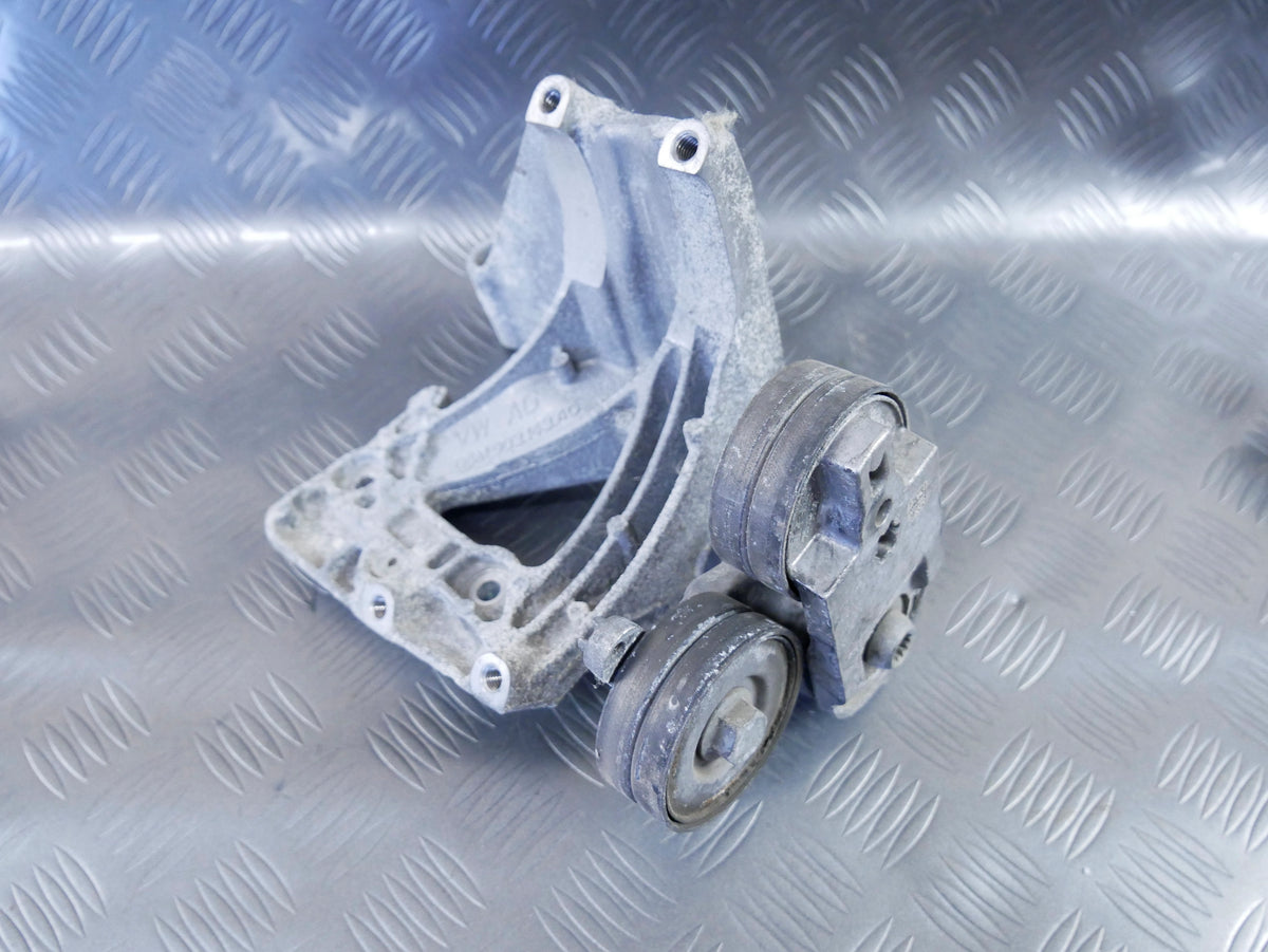Łapa Wspornik Alternatora 06M903143AG Audi A7 S7 4K 3.0 TFSI MHEV 48V OE