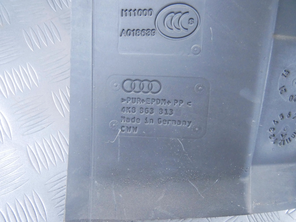 Wygłuszenie Nadkola Tył Lewe 4K8863813 Audi A7 S7 RS7 4K C8 Filc Bagażnik OE