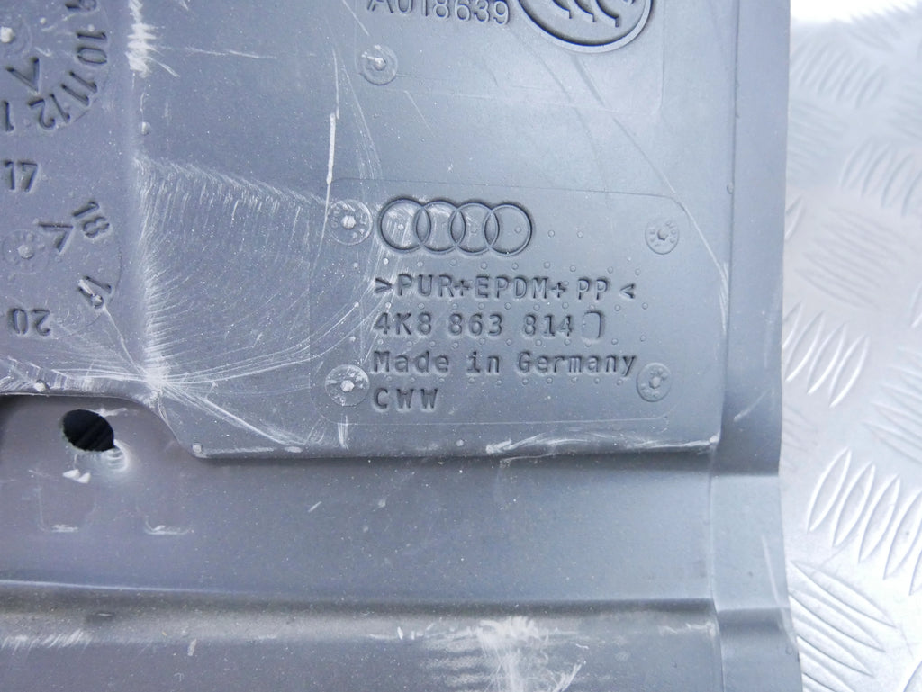 Wygłuszenie Nadkola Tył Prawe 4K8863814 Audi A7 S7 RS7 4K C8 Mata Bagaż OE