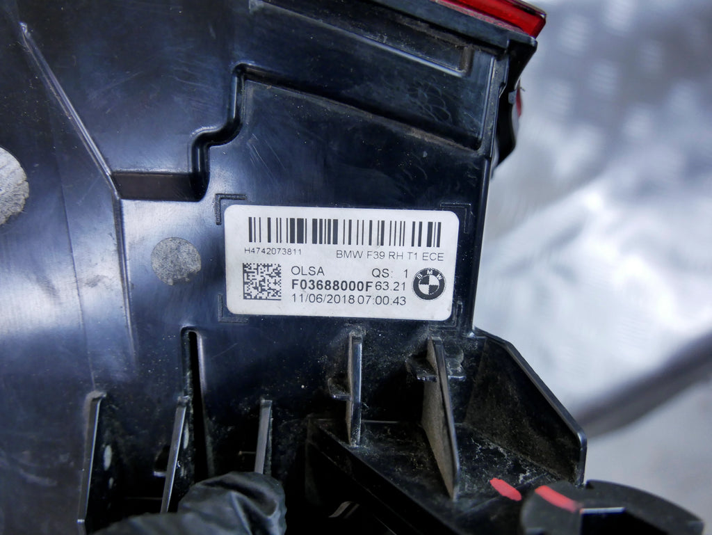 Lampa Tył Prawa Błotnik LED 7444318 BMW X2 F39 Zewnętrzna Oryginał OEM OE
