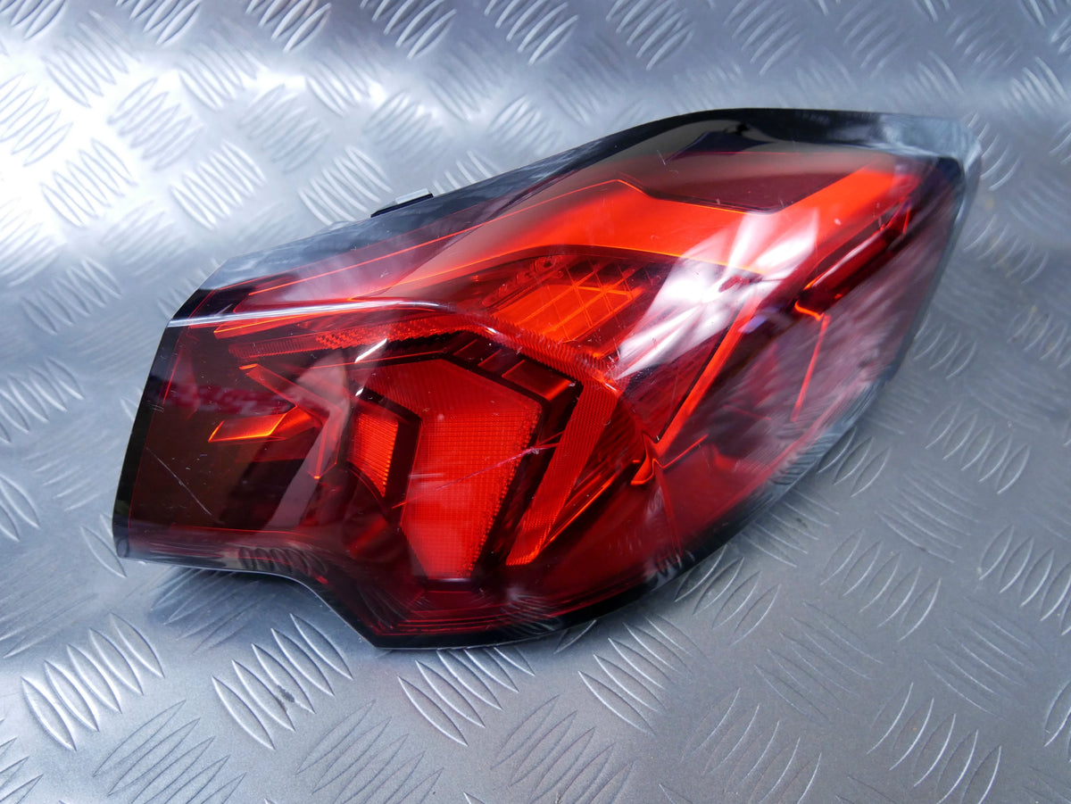 Lampa Tył Prawa Błotnik LED BMW 2 Gran Coupe F74 Zewnętrzna Oryginał OE