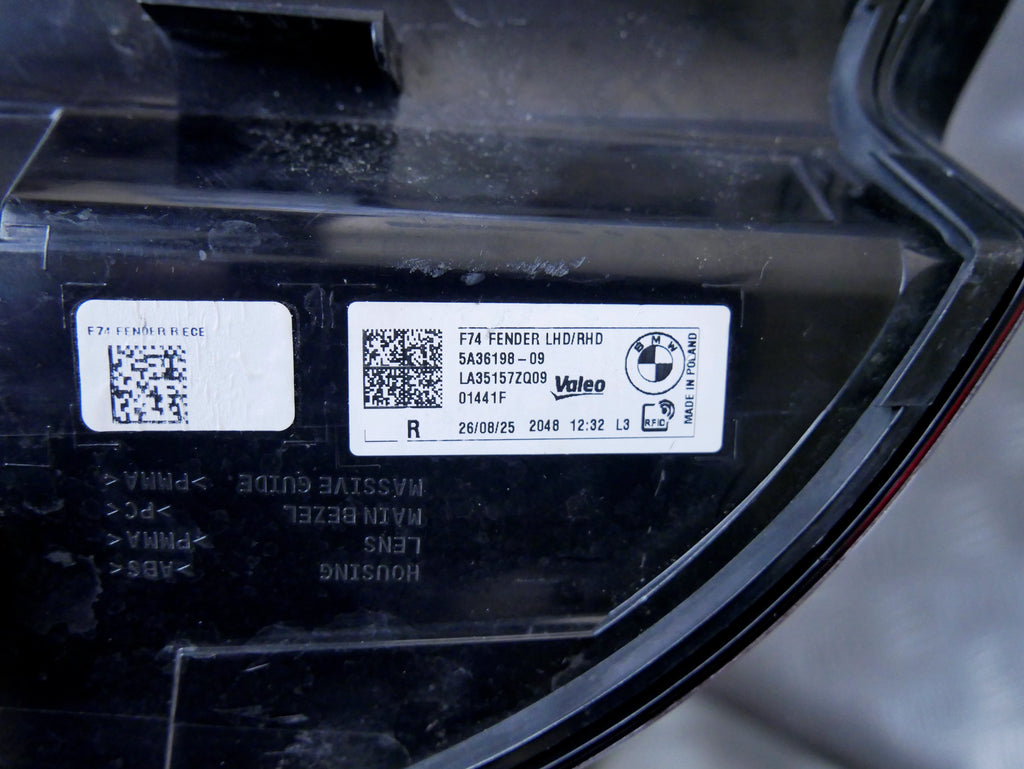 Lampa Tył Prawa Błotnik LED BMW 2 Gran Coupe F74 Zewnętrzna Oryginał OE