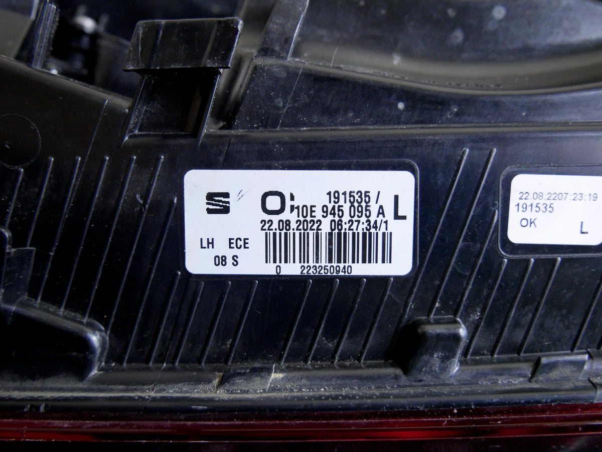 Lampa Tył Lewa Błotnik LED 10E945095A Cupra Born Zewnętrzna Oryginał OEM