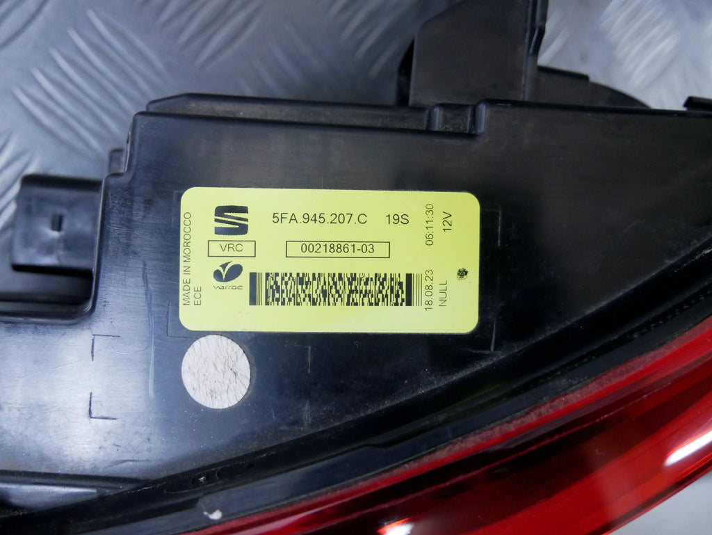 Lampa Tył Lewa Błotnik LED 5FA945207C Seat Leon IV 4 Zewnętrzna Oryginał