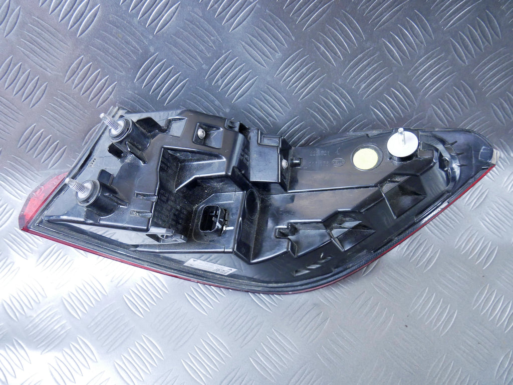 Lampa Tył Lewa Błotnik LED 7490605 BMW 3 G21 Touring Zewnętrzna OEM OE