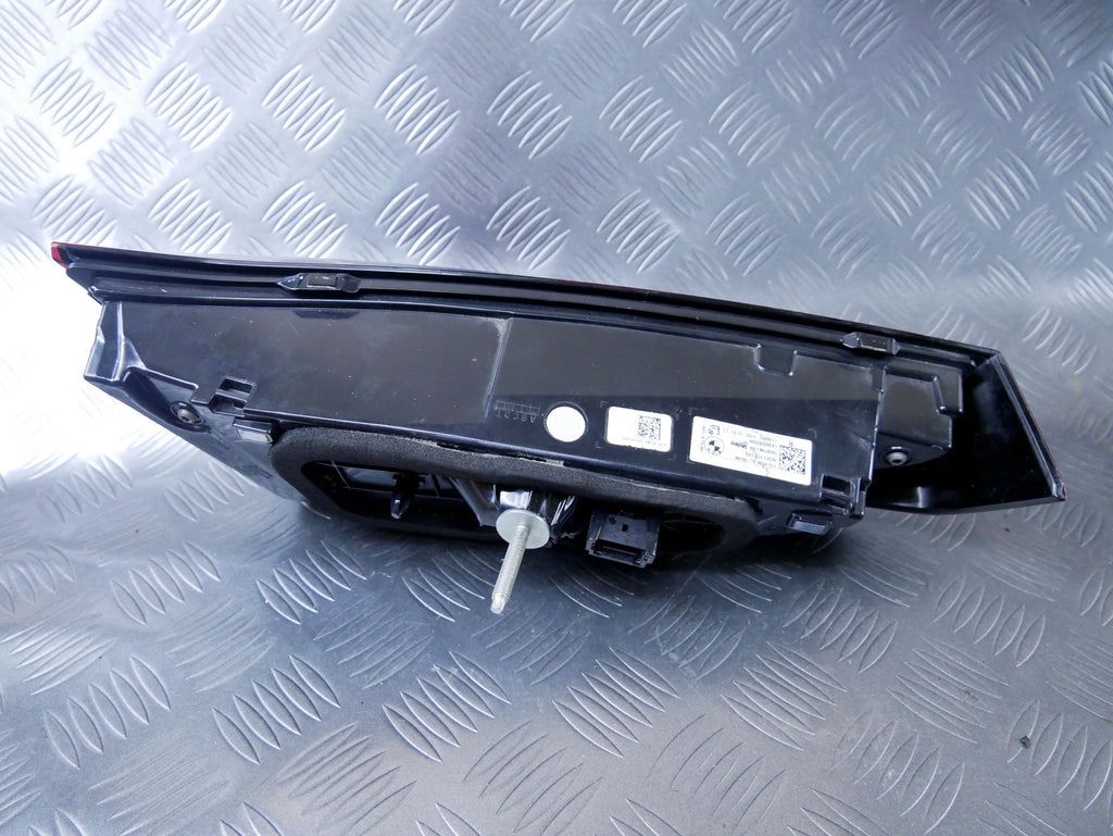 Lampa Tył Prawa Klapa LED BMW 1 F70 Wewnętrzna W Klapę Oryginał OEM OE
