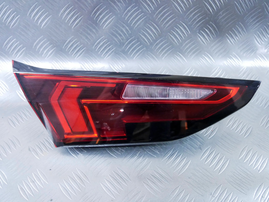 Lampa Tył Lewa Klapa LED BMW 1 F70 Wewnętrzna W Klapę Oryginał OEM OE