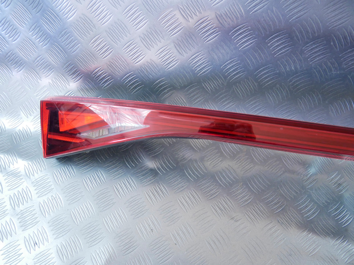 Lampa Tył Lewa Klapa LED 5FE945307L Seat Cupra Leon W Klapę Oryginał OEM