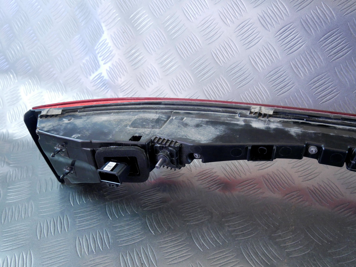 Lampa Tył Lewa Klapa LED 5FE945307L Seat Cupra Leon W Klapę Oryginał OEM