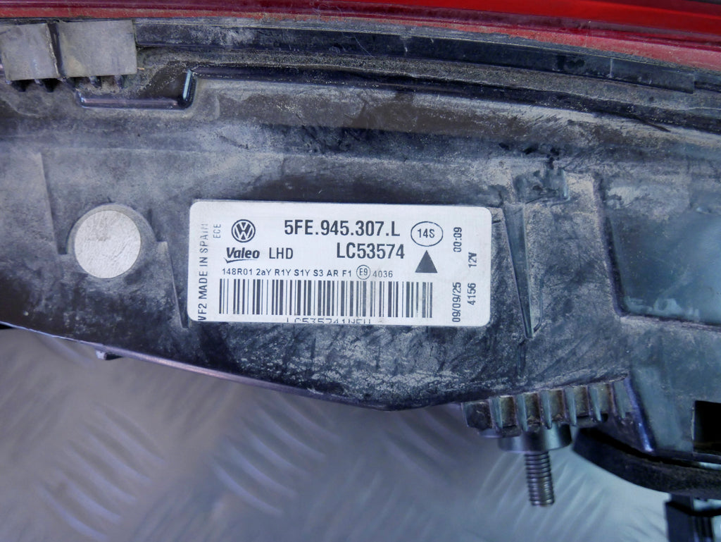 Lampa Tył Lewa Klapa LED 5FE945307L Seat Cupra Leon W Klapę Oryginał OEM