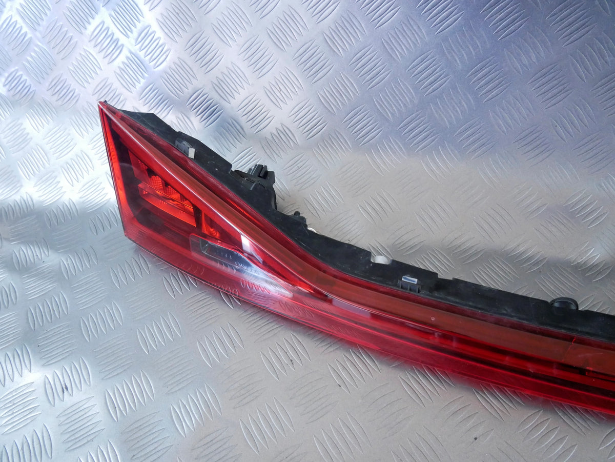 Lampa Tył Lewa Klapa LED 5FF945307B Cupra Formentor Blenda Oryginał OEM OE