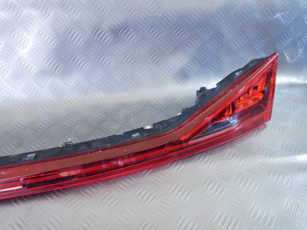 Lampa Tył Lewa Klapa LED 5FF945307B Cupra Formentor Blenda Oryginał OEM OE