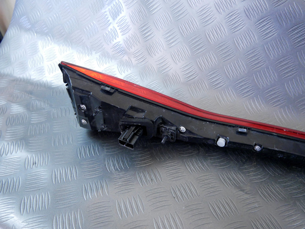 Lampa Tył Lewa Klapa LED 5FF945307B Cupra Formentor Blenda Oryginał OEM OE