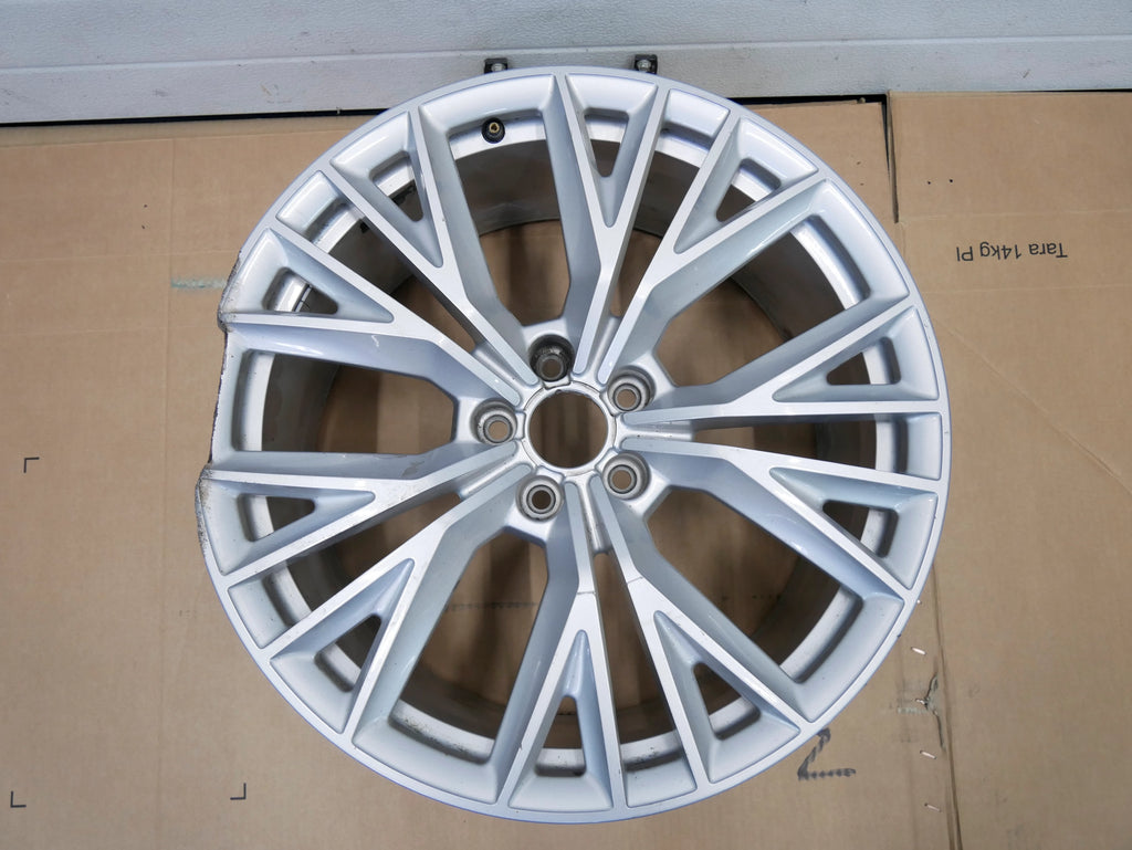Felga Aluminiowa 20 4G8601025AT Audi A7 4G A8 D4 9Jx20 ET37 Uszkodzona OE