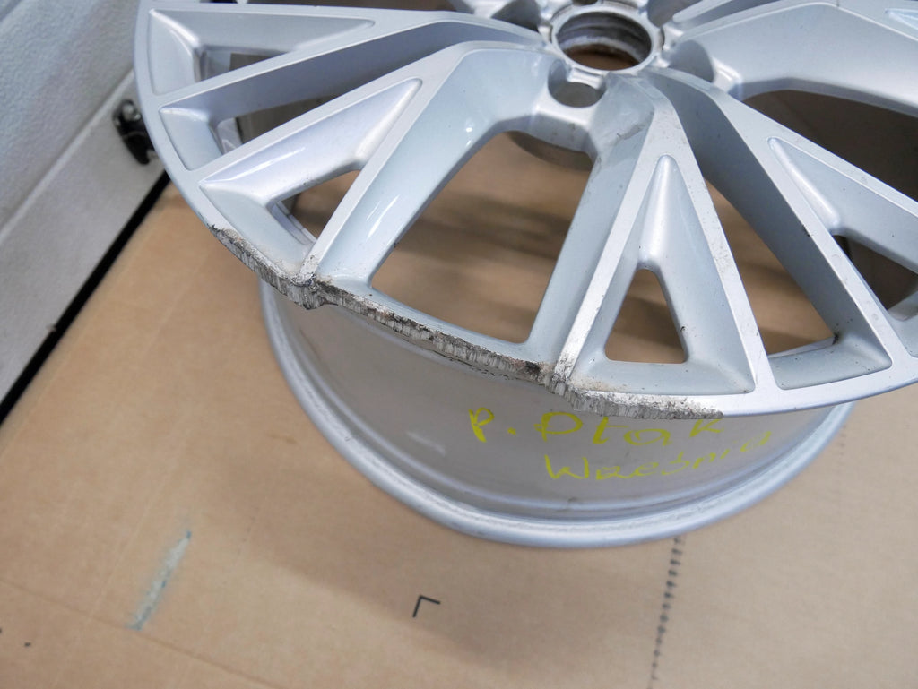 Felga Aluminiowa 20 4G8601025AT Audi A7 4G A8 D4 9Jx20 ET37 Uszkodzona OE