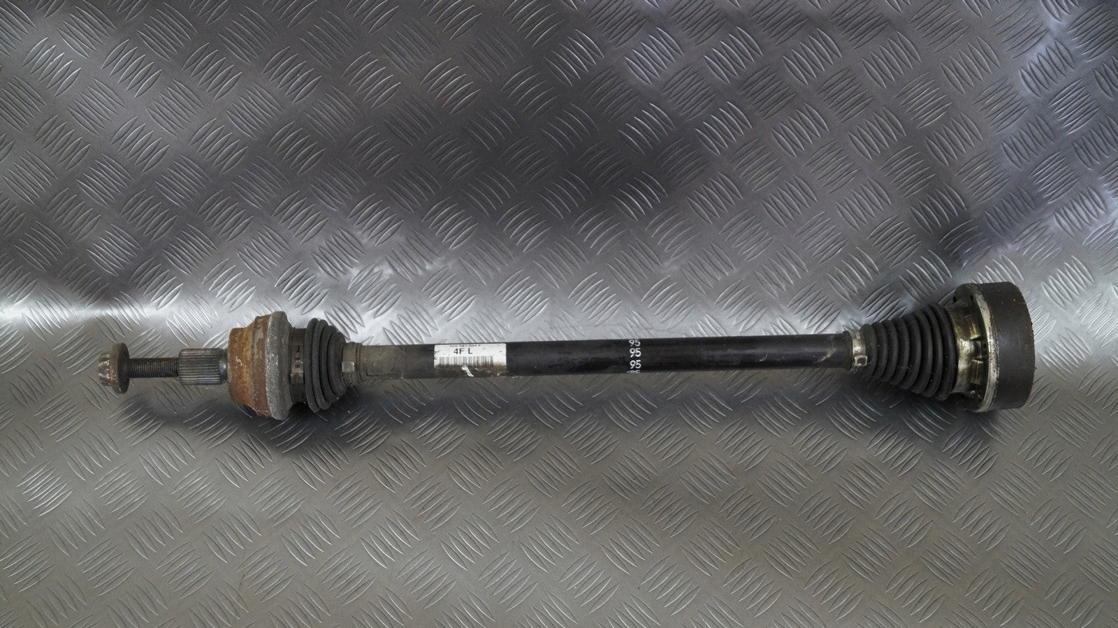 Półoś tył prawa 3C0501204F SKODA YETI PASSAT B7
