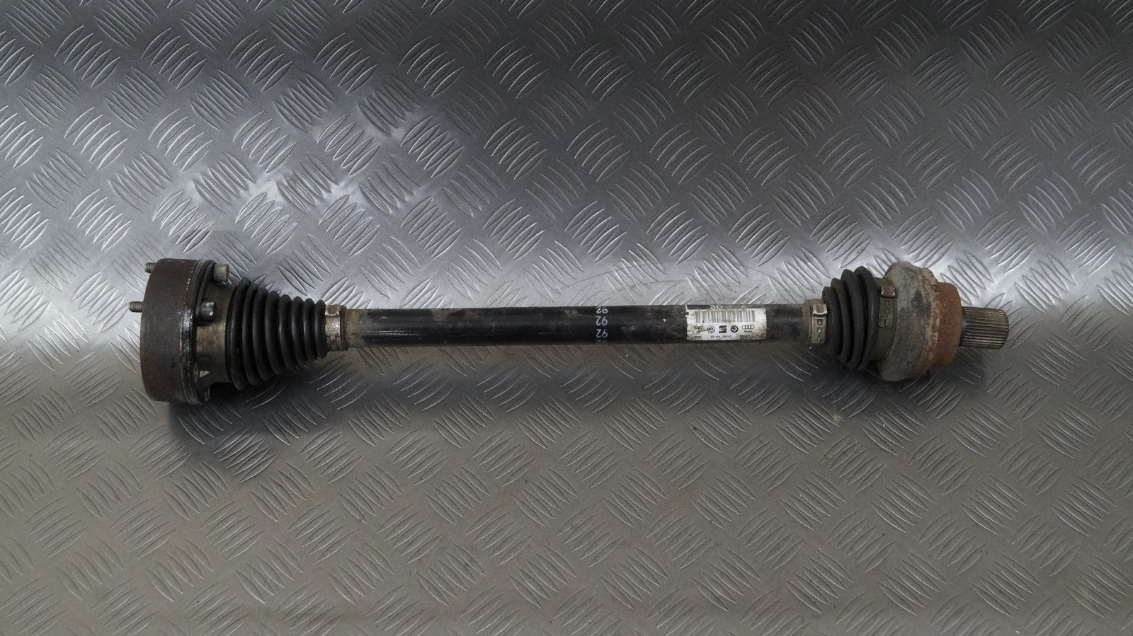 Półoś tył tylna lewa 1K0501203D VW PASSAT B7