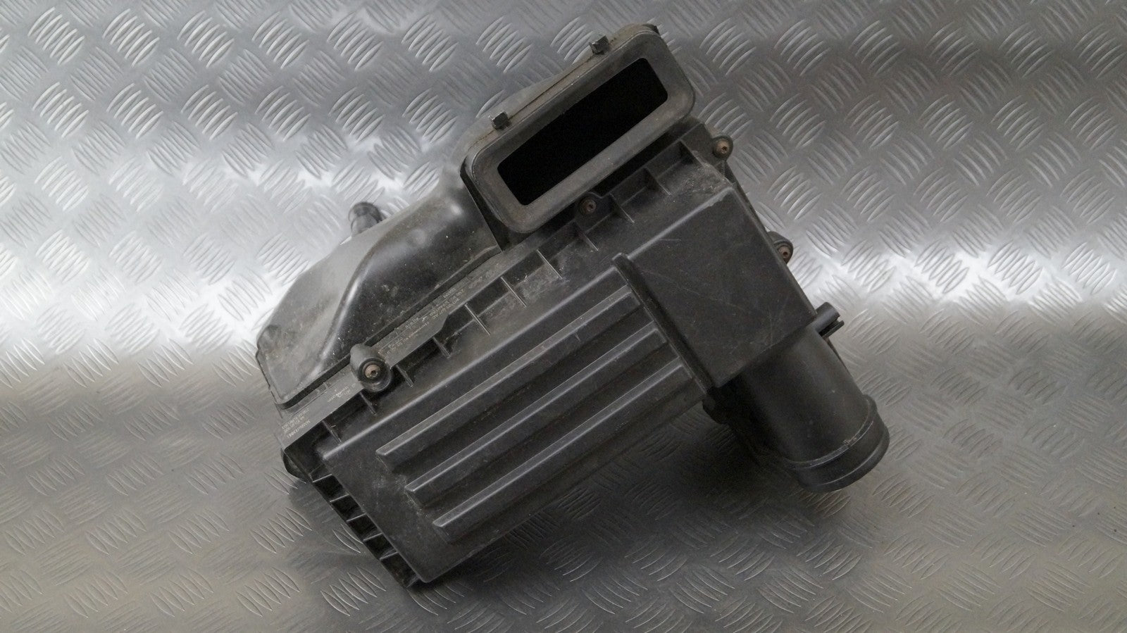 Filtr powietrza obudowa 1K0129601AQ PASSAT B7 1.4 TSI