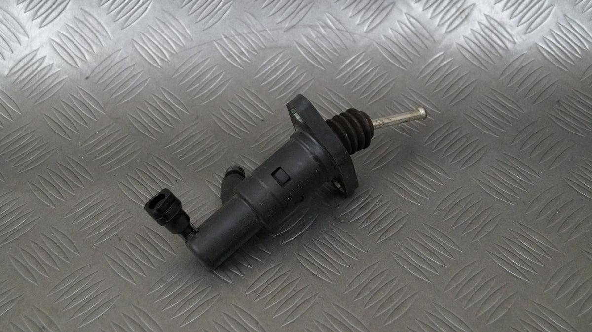 Pompka sprzęgła 1K0721261N VW PASSAT B7