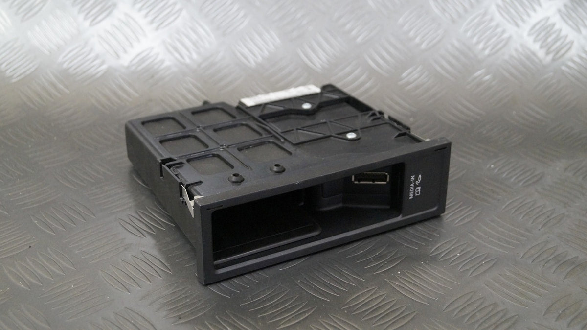 Interfejs multimediów MDI 5N0035344D PASSAT B7