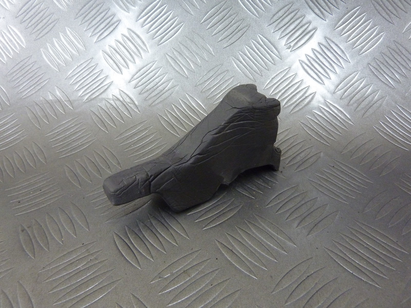 Pianka błotnika podszybia prawa 3C8823730A PASSAT CC