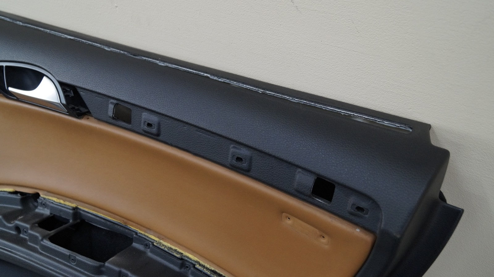 Boczek drzwi tył tylny prawy skóra AUDI Q7