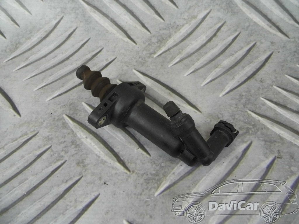 Pompka sprzęgła wysprzęglik 1K0721261R VW JETTA VI