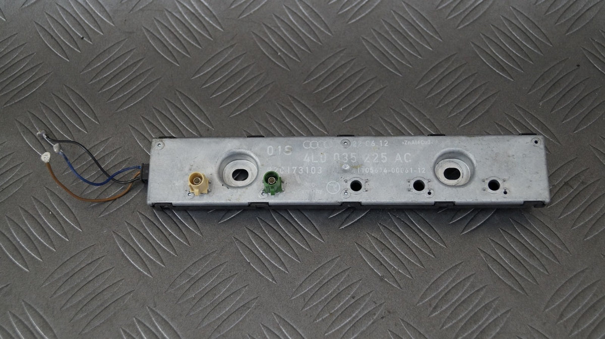 Wzmacniacz antenowy 4L0035225AC AUDI Q7 LIFT