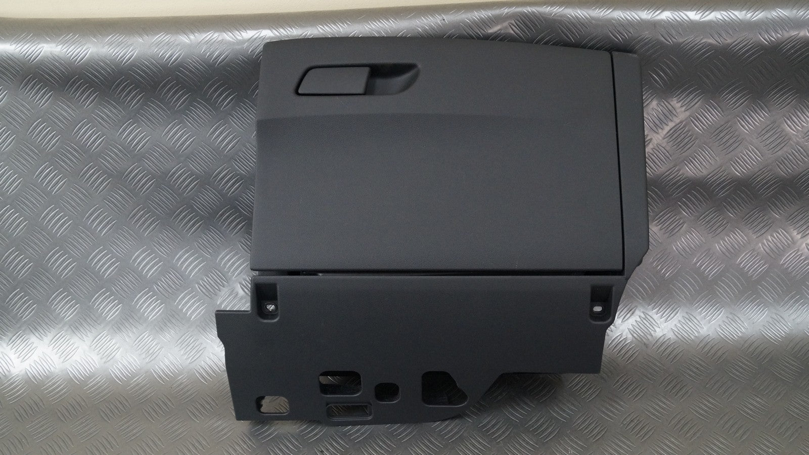 Schowek pasażera 8W1857035B AUDI A5 8W