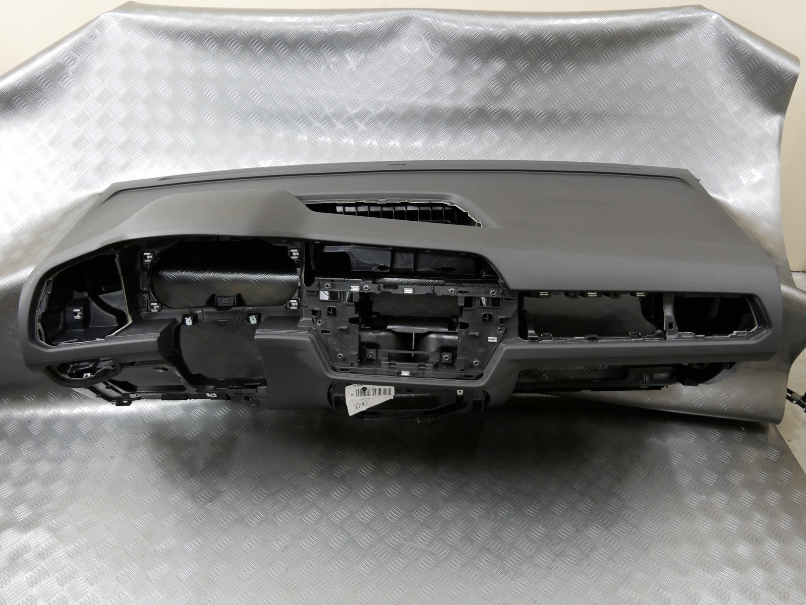 Deska rozdzielcza konsola VW TOURAN III 5T