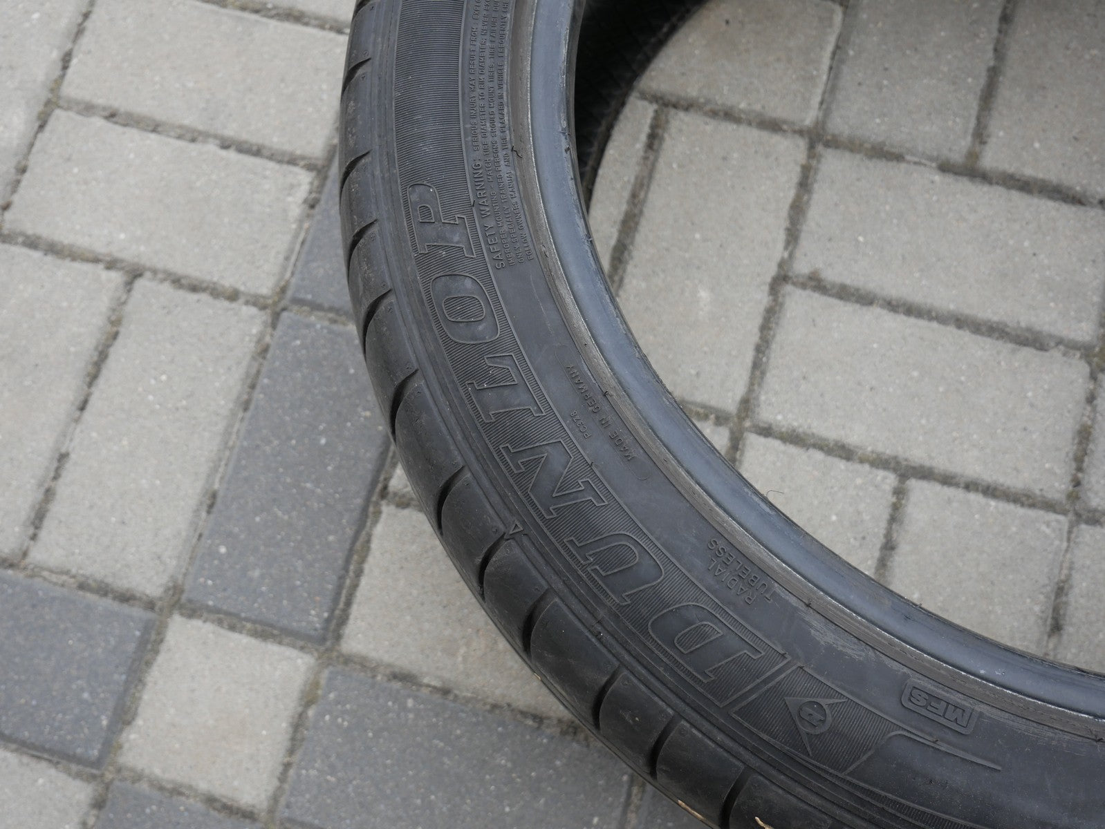 DUNLOP SP SPORT MAXX GT 255/45R20 2011